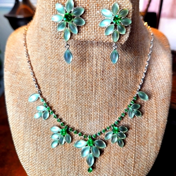 Jewelry - NWOT FAITHFUL Austrian Crystal Bridal Bridesmaid Necklace Set